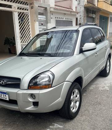 HYUNDAI TUCSON 2.0 MPFI GLS 16V 143CV 2WD FLEX 4P AUTOMÁTICO HYUNDAI TUCSON 2.0 MPFI GLS 16V 143CV 2WD FLEX 4P AUTOMÁTICO